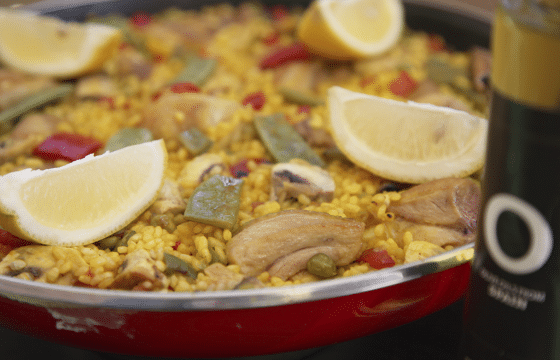 西班牙鸡肉炖饭: 用鸡肉来做¨海鲜饭¨